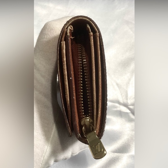 Louis Vuitton Monogram Tresor Wallet - Picture 11 of 11